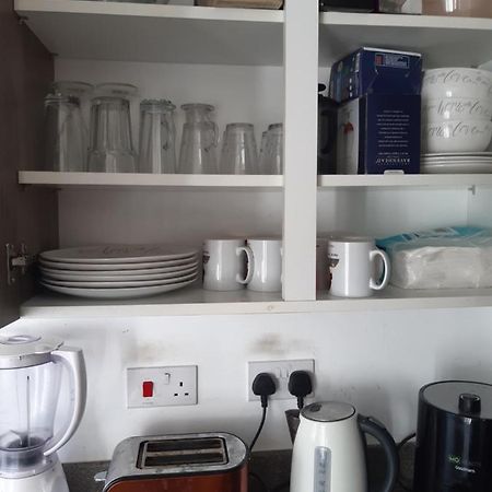 Our Guests Are Royal Apartment Higham Ferrers ภายนอก รูปภาพ